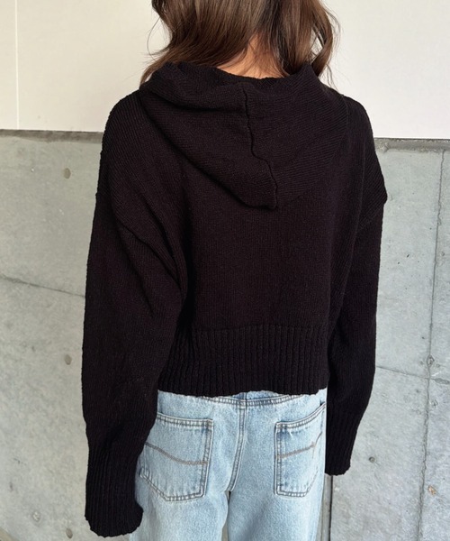 EGOIST(エゴイスト)の「ロゴフード短丈ニットトップス(ニット/セーター・レディース・ブラック/ホワイト/ベージュ・FREE)」の10枚目の写真