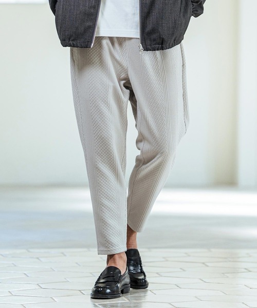 Magine(マージン)の「mp14662- Textured Poly Knit Stretch Easy Tapered Pants イージーテーパードパンツ(MGN-261-035)(その他パンツ・メンズ・ライトグレー/チャコール/ブラック・46/44/48)」の4枚目の写真