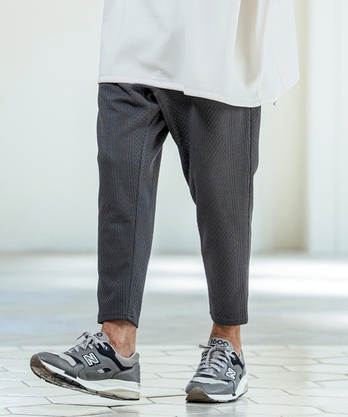 Magine(マージン)の「mp14662- Textured Poly Knit Stretch Easy Tapered Pants イージーテーパードパンツ(MGN-261-035)(その他パンツ・メンズ・ライトグレー/チャコール/ブラック・46/44/48)」の12枚目の写真