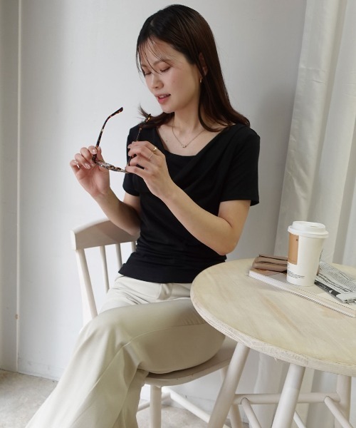 CORNERS(コーナーズ)の「【接触冷感】ドレープ半袖Tシャツ(Tシャツ/カットソー・レディース・ブルー/ピンク/ホワイト/ブラック/ライトグリーン・M/L)」の14枚目の写真