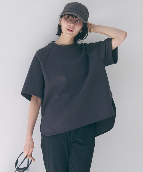 UNFILO(アンフィーロ)の「BEAUTY FORM JERSEY light バックZIP プルオーバー(スウェット・レディース・グレー系/アイボリー系/ブラック系/ベージュ系・LARGE/MEDIUM/SMALL)」の1枚目の写真