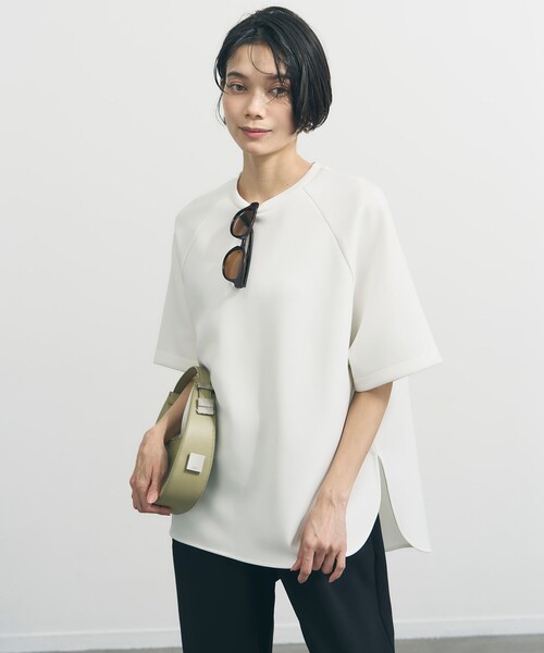 UNFILO(アンフィーロ)の「BEAUTY FORM JERSEY light バックZIP プルオーバー(スウェット・レディース・グレー系/アイボリー系/ブラック系/ベージュ系・LARGE/MEDIUM/SMALL)」の4枚目の写真
