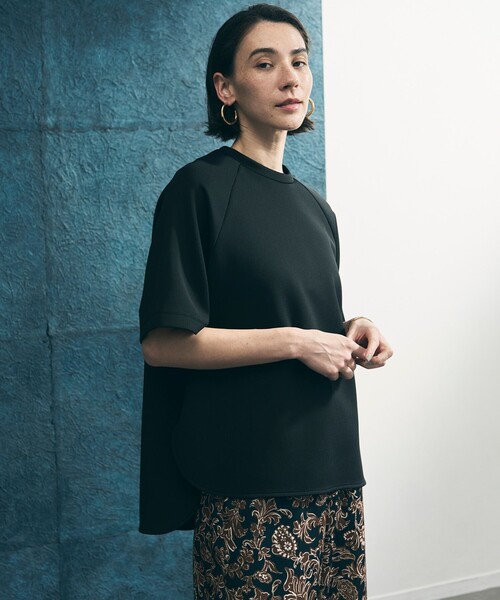UNFILO(アンフィーロ)の「BEAUTY FORM JERSEY light バックZIP プルオーバー(スウェット・レディース・グレー系/アイボリー系/ブラック系/ベージュ系・LARGE/MEDIUM/SMALL)」の10枚目の写真