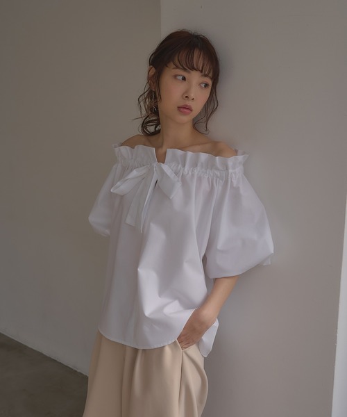SOELA(ソエラ)の「【INGNI SOELA】2wayギャザーオフショルブラウス/WEB限定(シャツ/ブラウス・レディース・オフホワイト/ブラック・FREE)」の3枚目の写真