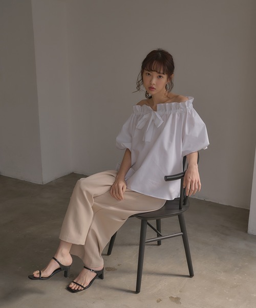 SOELA(ソエラ)の「【INGNI SOELA】2wayギャザーオフショルブラウス/WEB限定(シャツ/ブラウス・レディース・オフホワイト/ブラック・FREE)」の7枚目の写真