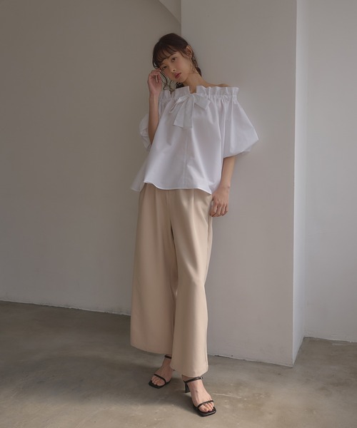 SOELA(ソエラ)の「【INGNI SOELA】2wayギャザーオフショルブラウス/WEB限定(シャツ/ブラウス・レディース・オフホワイト/ブラック・FREE)」の6枚目の写真