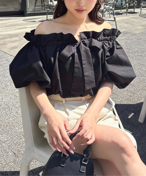 SOELA(ソエラ)の「【INGNI SOELA】2wayギャザーオフショルブラウス/WEB限定(シャツ/ブラウス・レディース・オフホワイト/ブラック・FREE)」の15枚目の写真