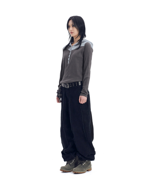 AAKAM(アーカム)の「Ribbed Contrast Button Hoodie (Dark Gray)(パーカー・レディース・その他・1/2)」の3枚目の写真