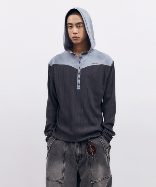 AAKAM(アーカム)の「Ribbed Contrast Button Hoodie (Dark Gray)(パーカー・レディース・その他・1/2)」の16枚目の写真