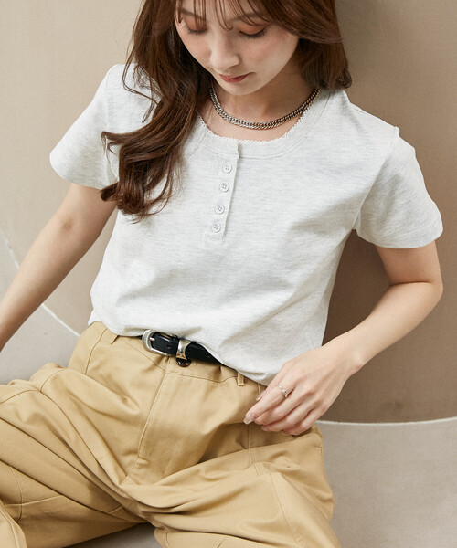 PUBLUX(パブリュクス)の「PUBLUX/パブリュクス ピコレース ヘンリーネック Tシャツ 限定展開(Tシャツ/カットソー・レディース・チャコールグレー/ネイビー/ブラウン/ライトグレー・フリ-)」の7枚目の写真