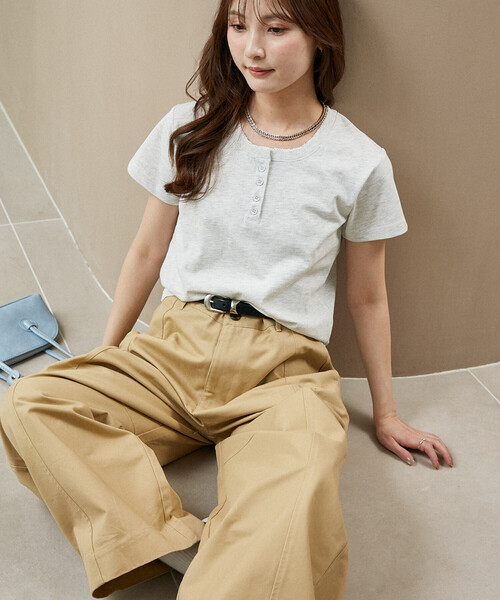 PUBLUX(パブリュクス)の「PUBLUX/パブリュクス ピコレース ヘンリーネック Tシャツ 限定展開(Tシャツ/カットソー・レディース・チャコールグレー/ネイビー/ブラウン/ライトグレー・フリ-)」の6枚目の写真