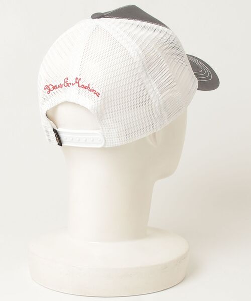 DEUS EX MACHINA(デウスエクスマキナ)の「【DEUS】Dogleg Trucker(キャップ・メンズ・グレー/ホワイト・ONE SIZE)」の3枚目の写真