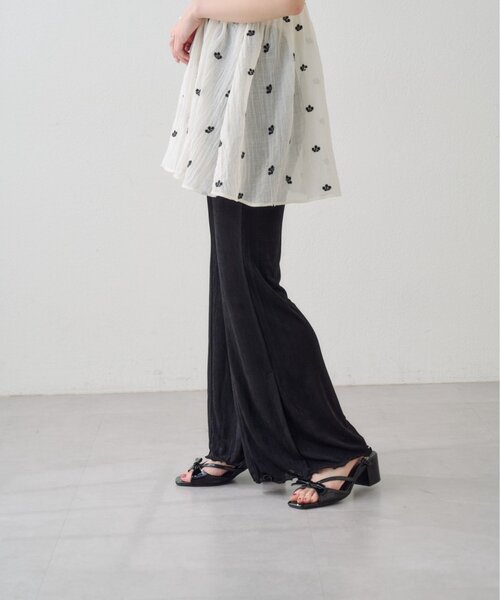 Kastane（カスタネ）の「【-5キロ見え/伸縮性◎/ラク盛れ】B シアーリブフレアパンツ（その他パンツ・レディース・ブラック/サックスブルー/アイボリー・MEDIUM/SMALL）」の6枚目の写真