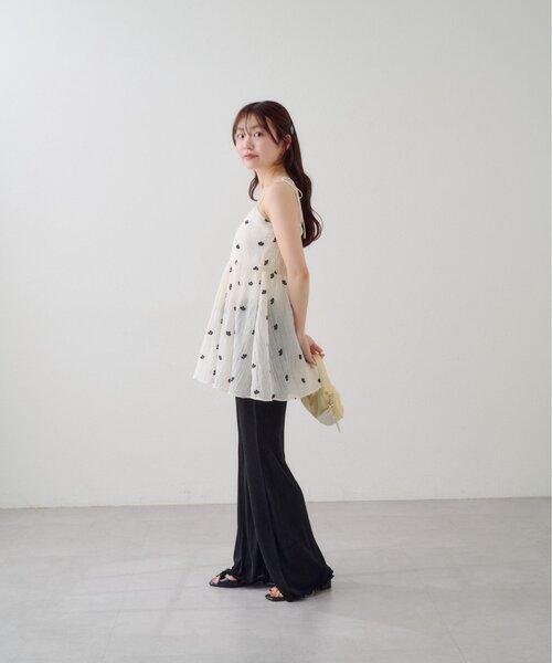 Kastane（カスタネ）の「【-5キロ見え/伸縮性◎/ラク盛れ】B シアーリブフレアパンツ（その他パンツ・レディース・ブラック/サックスブルー/アイボリー・MEDIUM/SMALL）」の9枚目の写真