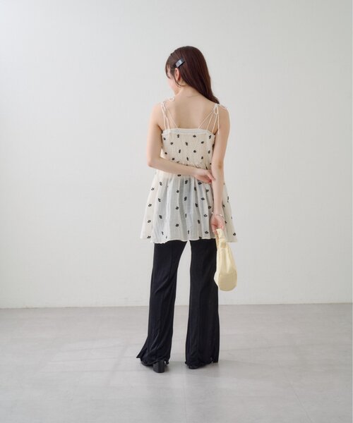 Kastane（カスタネ）の「【-5キロ見え/伸縮性◎/ラク盛れ】B シアーリブフレアパンツ（その他パンツ・レディース・ブラック/サックスブルー/アイボリー・MEDIUM/SMALL）」の10枚目の写真