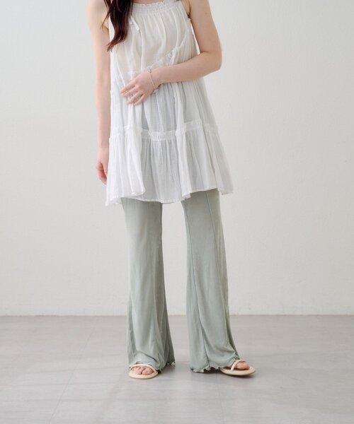 Kastane（カスタネ）の「【-5キロ見え/伸縮性◎/ラク盛れ】B シアーリブフレアパンツ（その他パンツ・レディース・ブラック/サックスブルー/アイボリー・MEDIUM/SMALL）」の12枚目の写真