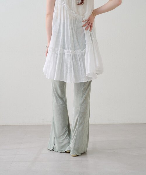 Kastane（カスタネ）の「【-5キロ見え/伸縮性◎/ラク盛れ】B シアーリブフレアパンツ（その他パンツ・レディース・ブラック/サックスブルー/アイボリー・MEDIUM/SMALL）」の15枚目の写真