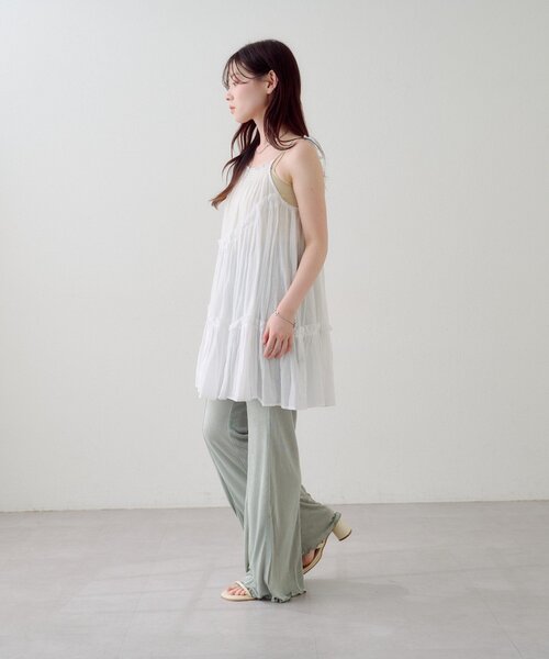 Kastane（カスタネ）の「【-5キロ見え/伸縮性◎/ラク盛れ】B シアーリブフレアパンツ（その他パンツ・レディース・ブラック/サックスブルー/アイボリー・MEDIUM/SMALL）」の18枚目の写真