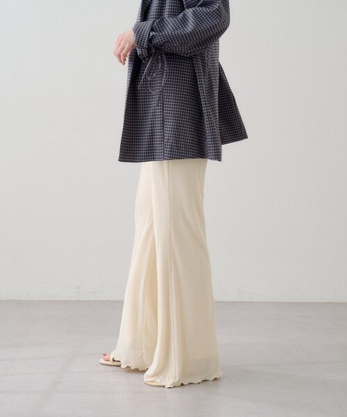 Kastane（カスタネ）の「【-5キロ見え/伸縮性◎/ラク盛れ】B シアーリブフレアパンツ（その他パンツ・レディース・ブラック/サックスブルー/アイボリー・MEDIUM/SMALL）」の22枚目の写真