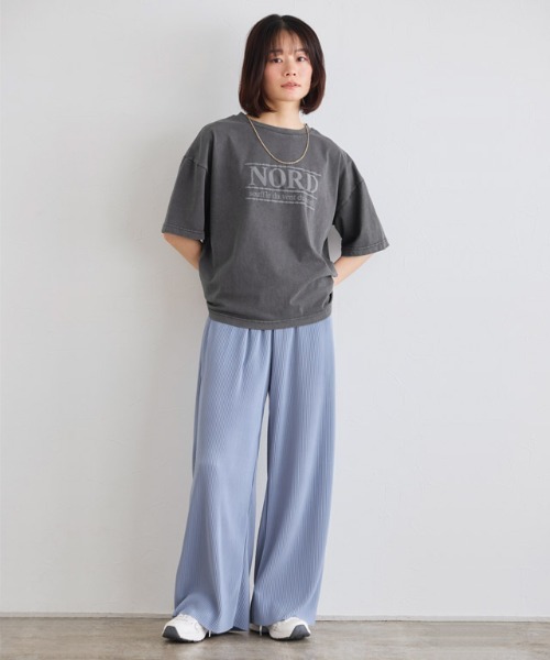 Pierrot(ピエロ)の「ピグメント加工オーバーサイズロゴTシャツ(Tシャツ/カットソー・レディース・チャコール/ブラウン・M/L/LL)」の16枚目の写真
