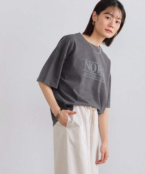 Pierrot(ピエロ)の「ピグメント加工オーバーサイズロゴTシャツ(Tシャツ/カットソー・レディース・チャコール/ブラウン・M/L/LL)」の17枚目の写真