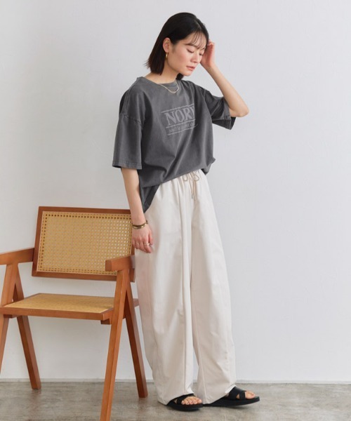 Pierrot(ピエロ)の「ピグメント加工オーバーサイズロゴTシャツ(Tシャツ/カットソー・レディース・チャコール/ブラウン・M/L/LL)」の19枚目の写真