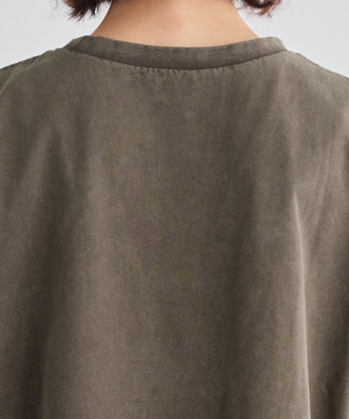 Pierrot(ピエロ)の「ピグメント加工オーバーサイズロゴTシャツ(Tシャツ/カットソー・レディース・チャコール/ブラウン・M/L/LL)」の22枚目の写真