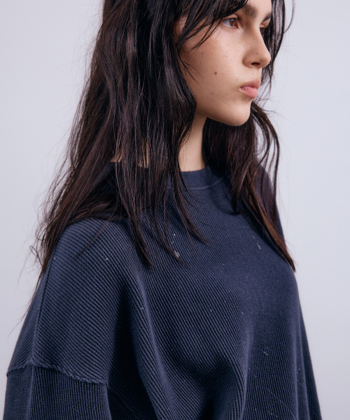 NUAKLE(ヌアクル)の「(w) ミストペインティングワッフルTシャツ_ネイビー(Tシャツ/カットソー・レディース・その他・1/2)」の4枚目の写真