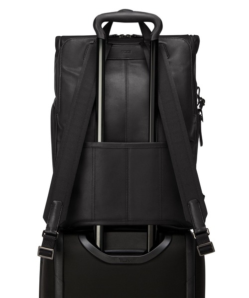 TUMI(トゥミ)の「HARRISON 「オズボーン」ロール・トップ・バックパック(A4/PC15インチまで対応)(バックパック/リュック・メンズ・ブラック・FREE)」の6枚目の写真