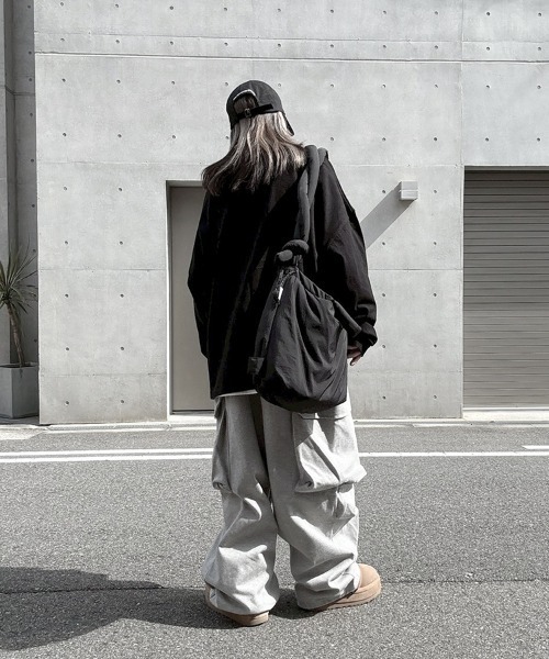 YACA（ヤーカ）の「Brushed Long Sleeve T-shirt/ブラッシュドロングスリーブTシャツ【unisex item】（Tシャツ/カットソー・レディース・ブラック/ホワイト・FREE）」の8枚目の写真