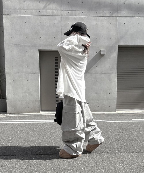 YACA（ヤーカ）の「Brushed Long Sleeve T-shirt/ブラッシュドロングスリーブTシャツ【unisex item】（Tシャツ/カットソー・レディース・ブラック/ホワイト・FREE）」の13枚目の写真