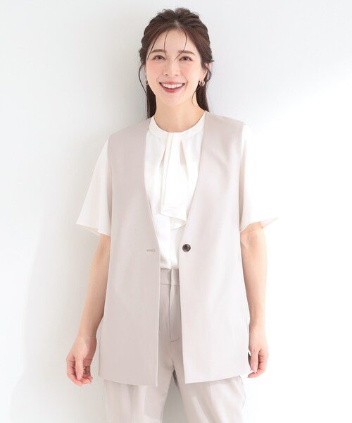 SHOO・LA・RUE(シューラルー)の「【セットアップ可/洗濯後しわになりにくい/S-LL】シンプルで合わせやすい ノーカラージレ(ベスト・レディース・ナチュラル/ネイビー/グレー・01/02/03/04)」の9枚目の写真