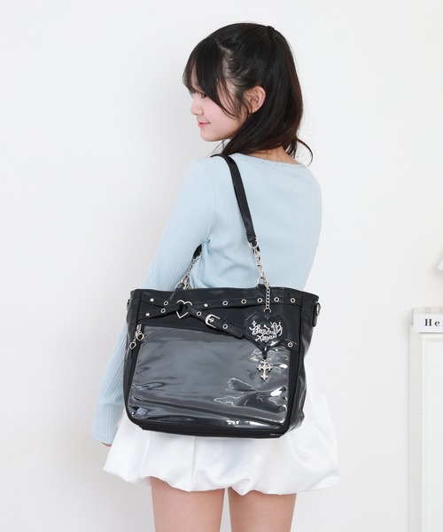 FUNALIVE(ファンアライブ)の「RUCCHE ハートチェーン推し活エナメル2WAYトートバッグ(トートバッグ・レディース・ホワイト/ブラック/ブラック×レッド・FREE)」の10枚目の写真