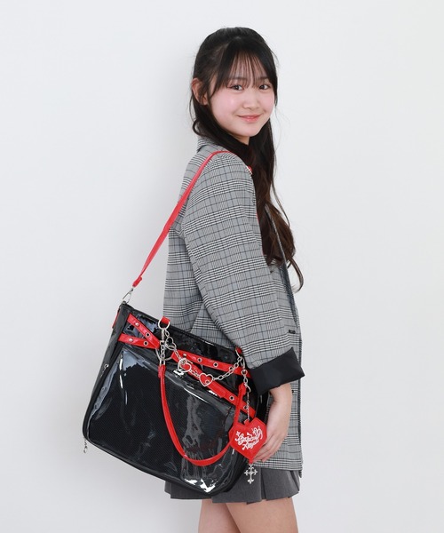 FUNALIVE(ファンアライブ)の「RUCCHE ハートチェーン推し活エナメル2WAYトートバッグ(トートバッグ・レディース・ホワイト/ブラック/ブラック×レッド・FREE)」の6枚目の写真