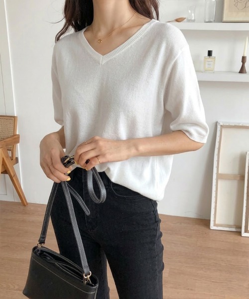 mielu(ミエル)の「ベーシックVネックハーフスリーブニット(ニット/セーター・レディース・ブラック/ホワイト/ベージュ・LARGE/MEDIUM)」の5枚目の写真