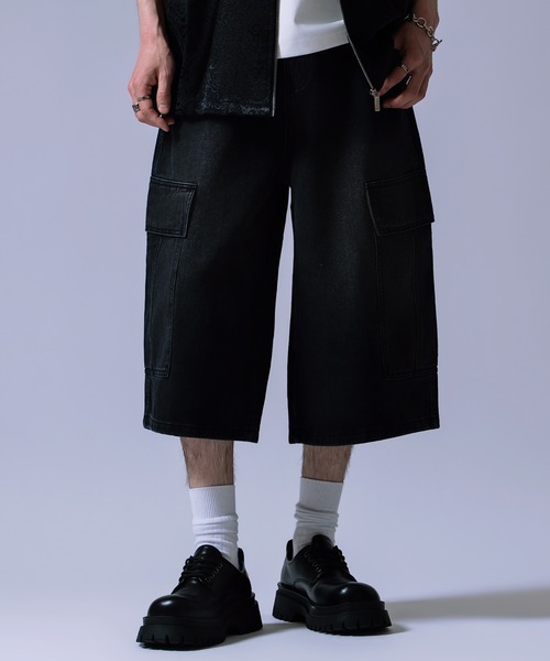 Crownor(クラウノアー)の「ワイドバギー デニムカーゴショーツ(デニムパンツ・メンズ・ブラック/サックスブルー・LARGE/MEDIUM)」の3枚目の写真