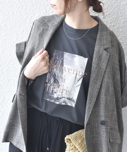 SHIPS Colors(シップス カラーズ)の「SHIPS Colors:〈接触冷感・UVカット〉PARIS フォト TEE◇(Tシャツ/カットソー・レディース・ダークグレー/オフホワイト/ブラウン・ONE SIZE)」の3枚目の写真