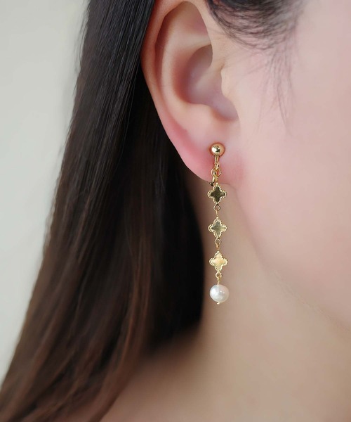 CERCA(チェルカ)の「saran jewelry/クローバーモチーフ パール イヤリング/アレルギー対応(イヤリング・レディース・シルバー/ゴールド・FREE)」の11枚目の写真