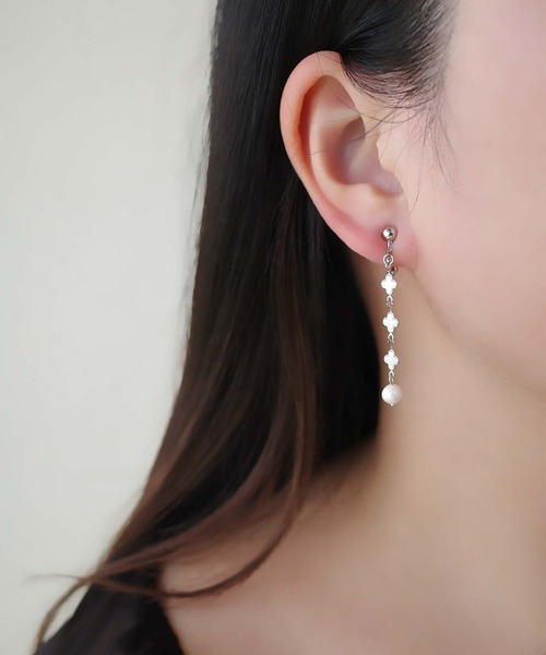 CERCA(チェルカ)の「saran jewelry/クローバーモチーフ パール イヤリング/アレルギー対応(イヤリング・レディース・シルバー/ゴールド・FREE)」の13枚目の写真