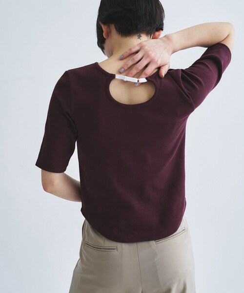 CODE A(コードエー)の「rib jersey point neck tee(Tシャツ/カットソー・レディース・ホワイト/ライトイエロー系/ボルドー/ブラック・00)」の4枚目の写真