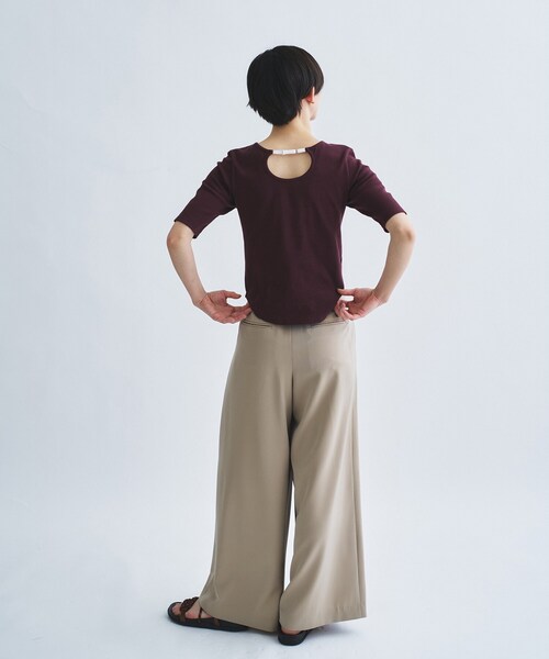 CODE A(コードエー)の「rib jersey point neck tee(Tシャツ/カットソー・レディース・ホワイト/ライトイエロー系/ボルドー/ブラック・00)」の17枚目の写真