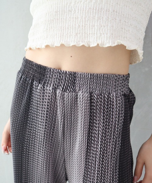 CECIL McBEE(セシルマクビー)の「グラデーション風カットプリーツストレーツパンツ(その他パンツ・レディース・ベージュ/ブラック・LARGE/MEDIUM)」の10枚目の写真