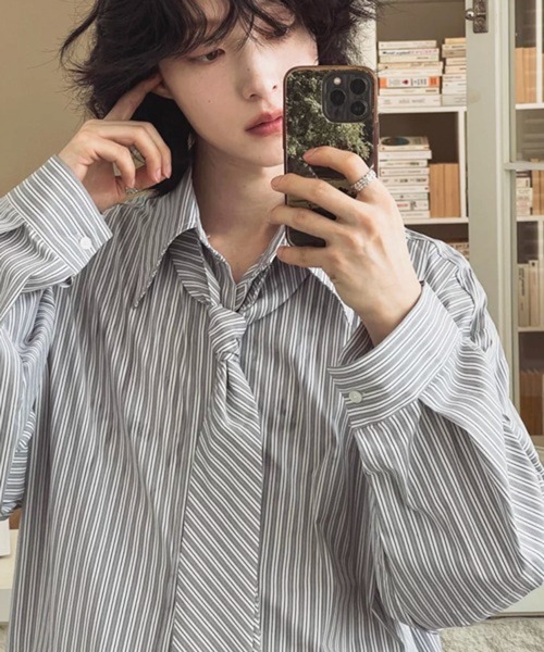 NOWLE(ノウル)の「【NOWLE】ネクタイ付き メタルプレート ワンポイント ストライプ ルーズシャツ(シャツ/ブラウス・メンズ・ライトブルー/グレー・X-LARGE/MEDIUM/LARGE)」の11枚目の写真