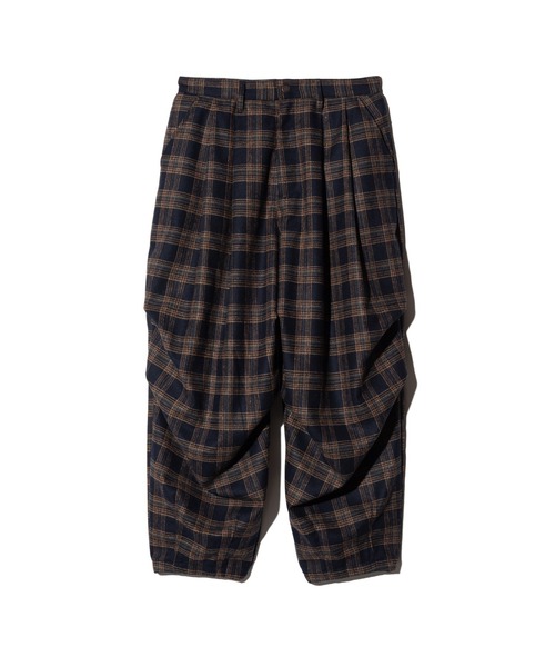 glamb(グラム)の「Knee Tuck Check Pants / ニータックチェックパンツ(その他パンツ・メンズ・グレー/ネイビー・S/M/L)」の4枚目の写真