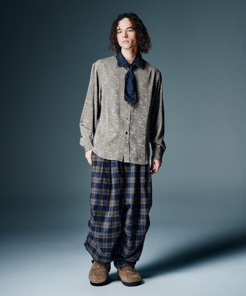 glamb(グラム)の「Knee Tuck Check Pants / ニータックチェックパンツ(その他パンツ・メンズ・グレー/ネイビー・S/M/L)」の9枚目の写真