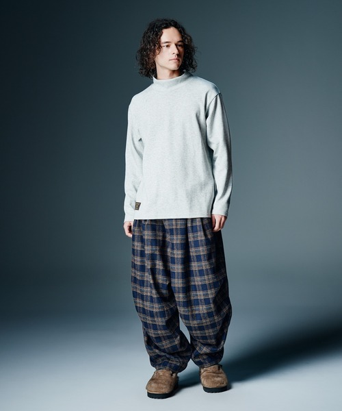 glamb(グラム)の「Knee Tuck Check Pants / ニータックチェックパンツ(その他パンツ・メンズ・グレー/ネイビー・S/M/L)」の13枚目の写真
