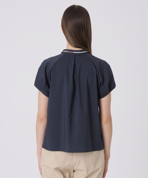 BLUE LABEL CRESTBRIDGE(ブルーレーベルクレストブリッジ)の「【接触冷感】タックスリーブブラウス(シャツ/ブラウス・レディース・ダークネイビー/ホワイト・36/38)」の11枚目の写真