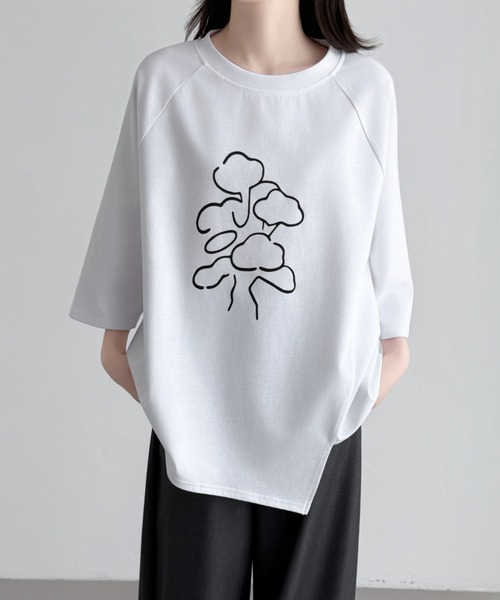 ABITOKYO(アビトーキョー)の「フロント花柄プリントオーバーTシャツ(Tシャツ/カットソー・レディース・ピンク/ホワイト/ブラック・FREE)」の2枚目の写真