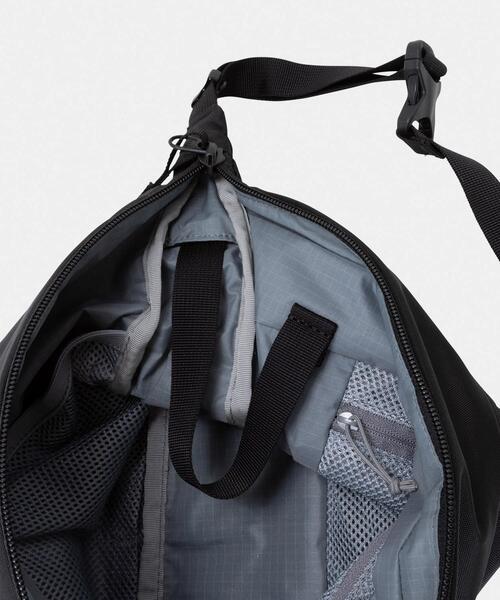 THE NORTH FACE(ザノースフェイス)の「THE NORTH FACE CAPELLA 5(ショルダーバッグ・メンズ・ブラック/ブルー/アイボリー・ONE)」の9枚目の写真
