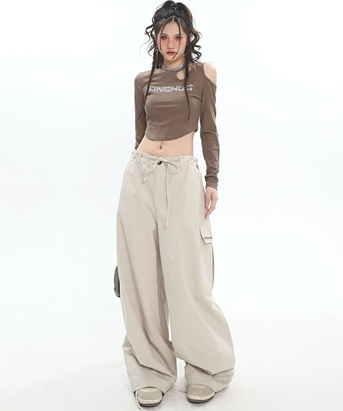 WESTBOY(ウエストボーイ)の「Y2K ラインストーン カットアウト スリムシルエット クロップドトップス WOG26S2TP04(Tシャツ/カットソー・レディース・ブラック/ブラウン・FREE)」の11枚目の写真